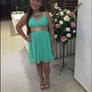 Prim dress in green with gold sequin